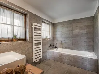Pia - Seven Bedroom 2