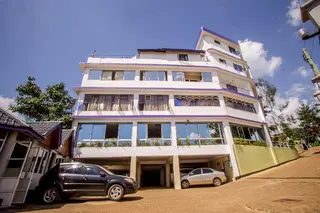 Dan's Hotel 2