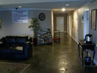 Ramada by Wyndham New Orleans Midcity 4