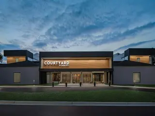 Courtyard Greensboro 4