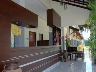 Puri Indah Hotel & Convention 3