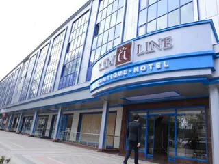 City Line Boutique E 2