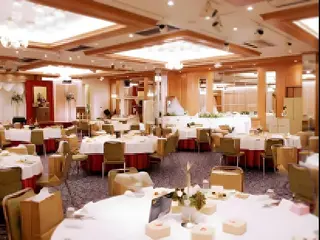 Leo Plaza Hotel 3