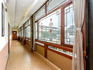 Chengdu Holly Hostel 2