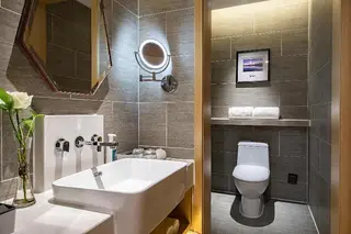 Atour Hotel (Sichuan Chunxi Rd, Tianfu Square Metr 5