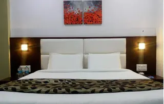 Crimson Park Shripriya Hotel 4