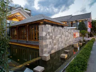 Dali Lridescent Clouds Hotel 5