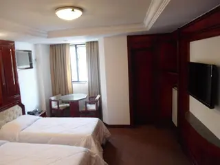 Maxim Plaza Hotel 5