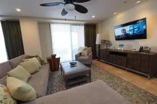Luxury Oceanfront Penthouse at Crocs 4