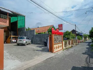 RedDoorz Syariah near Kawasan Simpang Lima Pati 5