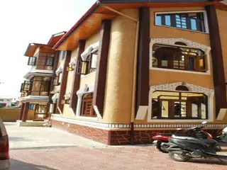 Hotel Gulistan 4