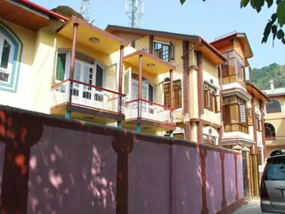 Hotel Gulistan 5