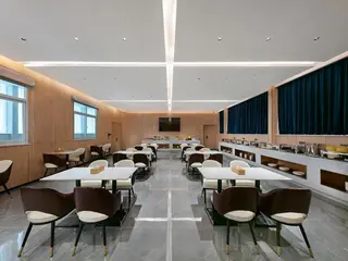 Starway Hotel Lankao Wanghu 4
