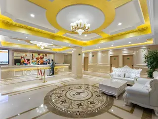 Vienna Hotel Wuhan Guobo Jiangang Metro Station 2