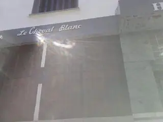 Le Cheval Blanc 4