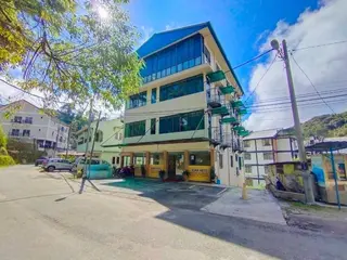Adam Hotel 3