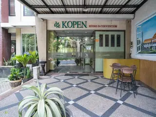 Urbanview Hotel De Kopen Malang 2