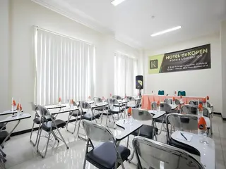 Urbanview Hotel De Kopen Malang 4