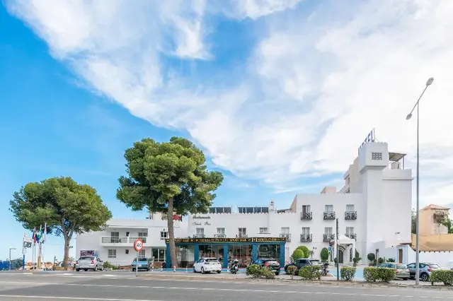 Nerja Club by Dorobe