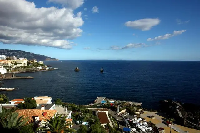 Madeira Regency Cliff