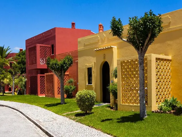 Colina Village
