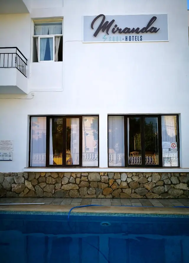 Hotel 4U