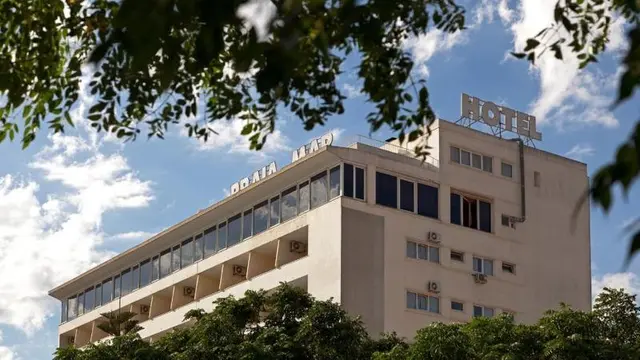 Carcavelos Beach Hotel