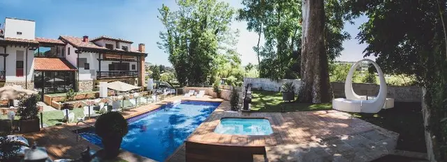 Hotel Cuevas