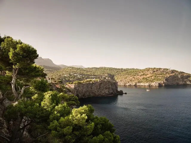 Bikini Island & Mountain Hotel Port De Sóller - Ad