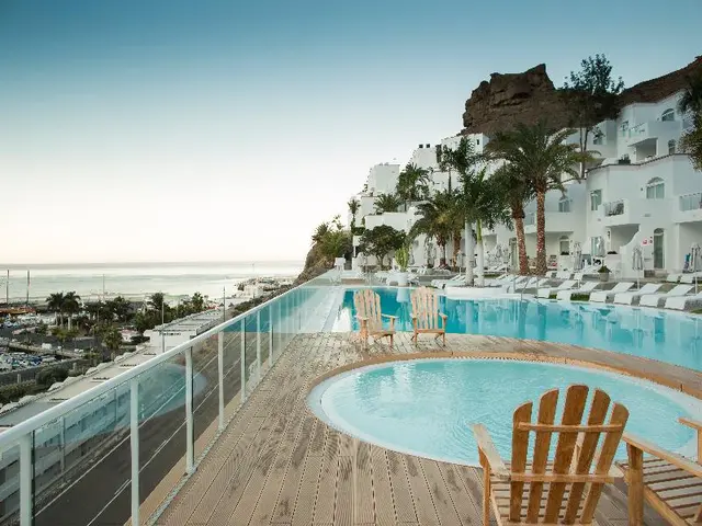 Marina Bayview Adults Only