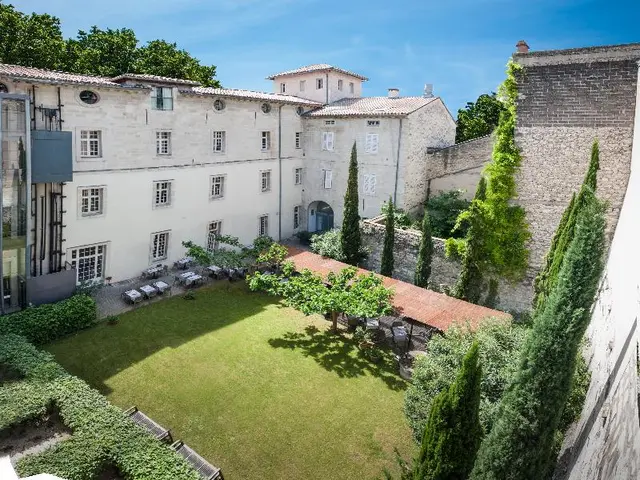 Cloitre Saint Louis