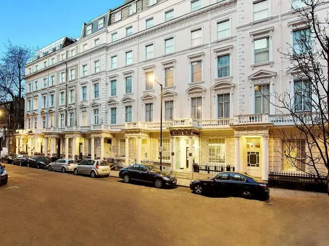 Queens Park Premier London Hyde Park Hotel