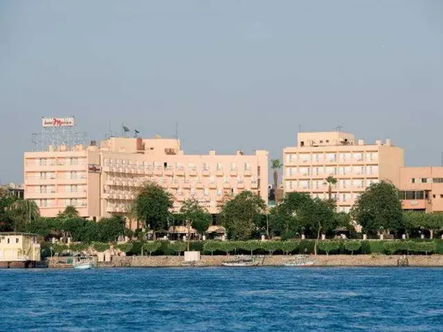 Aracan Eatabe Luxor Hotel