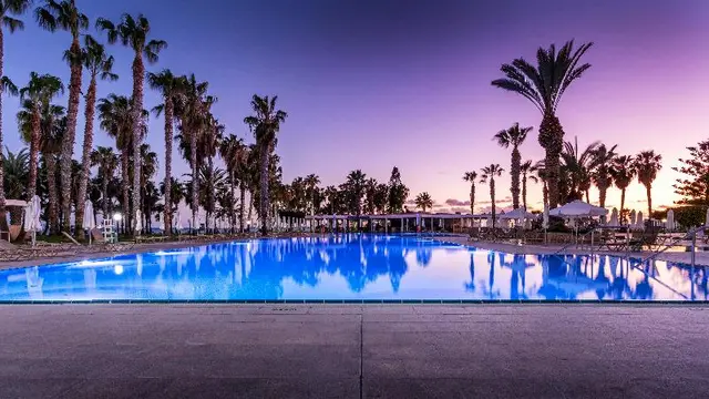Louis Phaethon Beach
