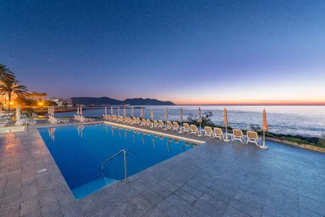 Hotel Atolon