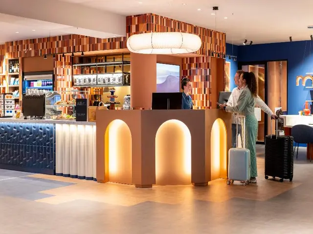 TRIBE Den Haag Centraal