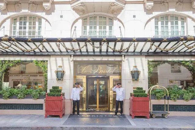 Le Bristol Paris