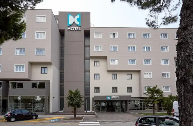 Dc Hotel International