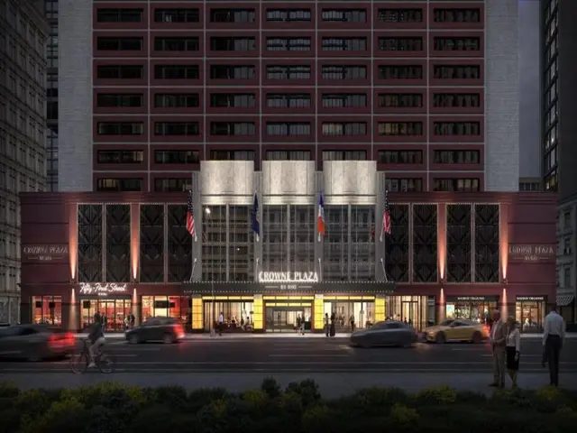 Crowne Plaza Manhattan Times Square by IHG