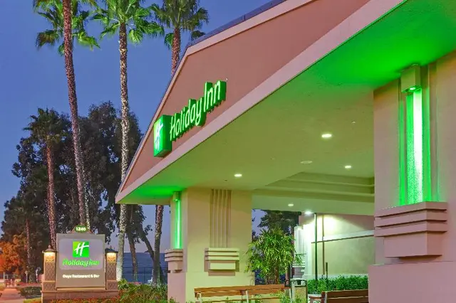 Holiday Inn&Suites Anaheim (1 Blk/Disneyland®) IHG