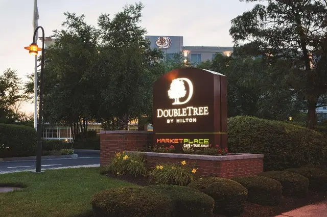 DoubleTree by Hilton Hotel Boston Bayside