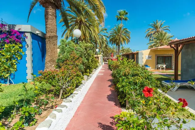 HL Miraflor Suites