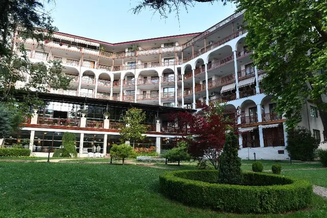 Estreya Palace