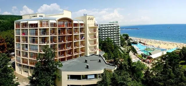 Luna Beach Hotel