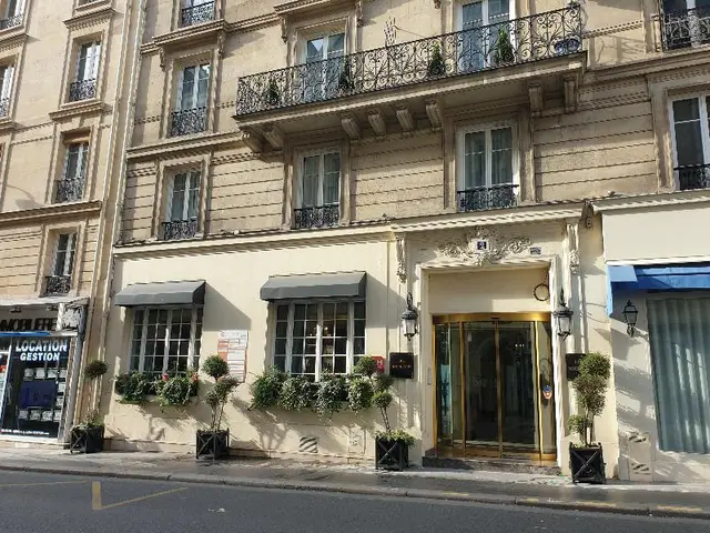 Serotel Lutece