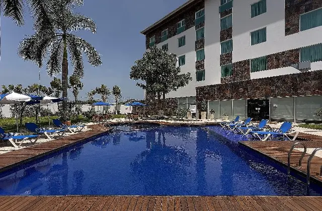 Holiday Inn Express VILLAHERMOSA TABASCO 2000 by I