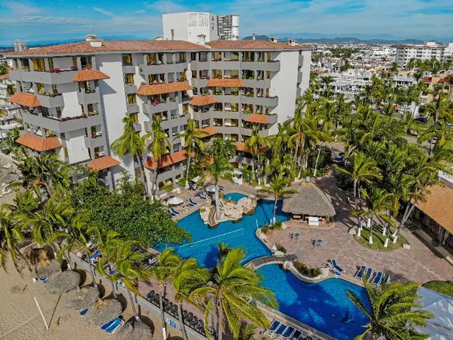 Luna Palace Hotel & Suites