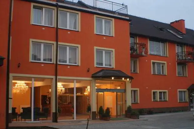 Hotel Daisy Budget