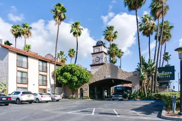Buena Park Grand Hotel and Suites