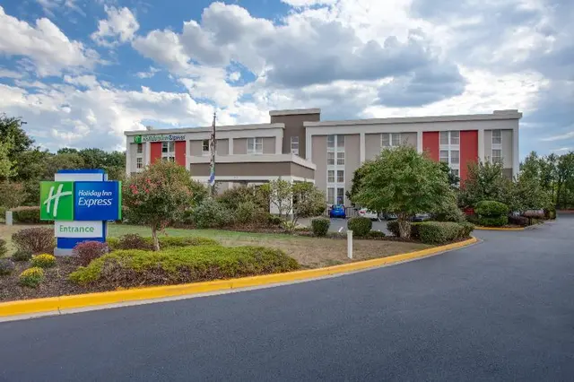 Holiday Inn Express Washington DC East-Andrews AFB